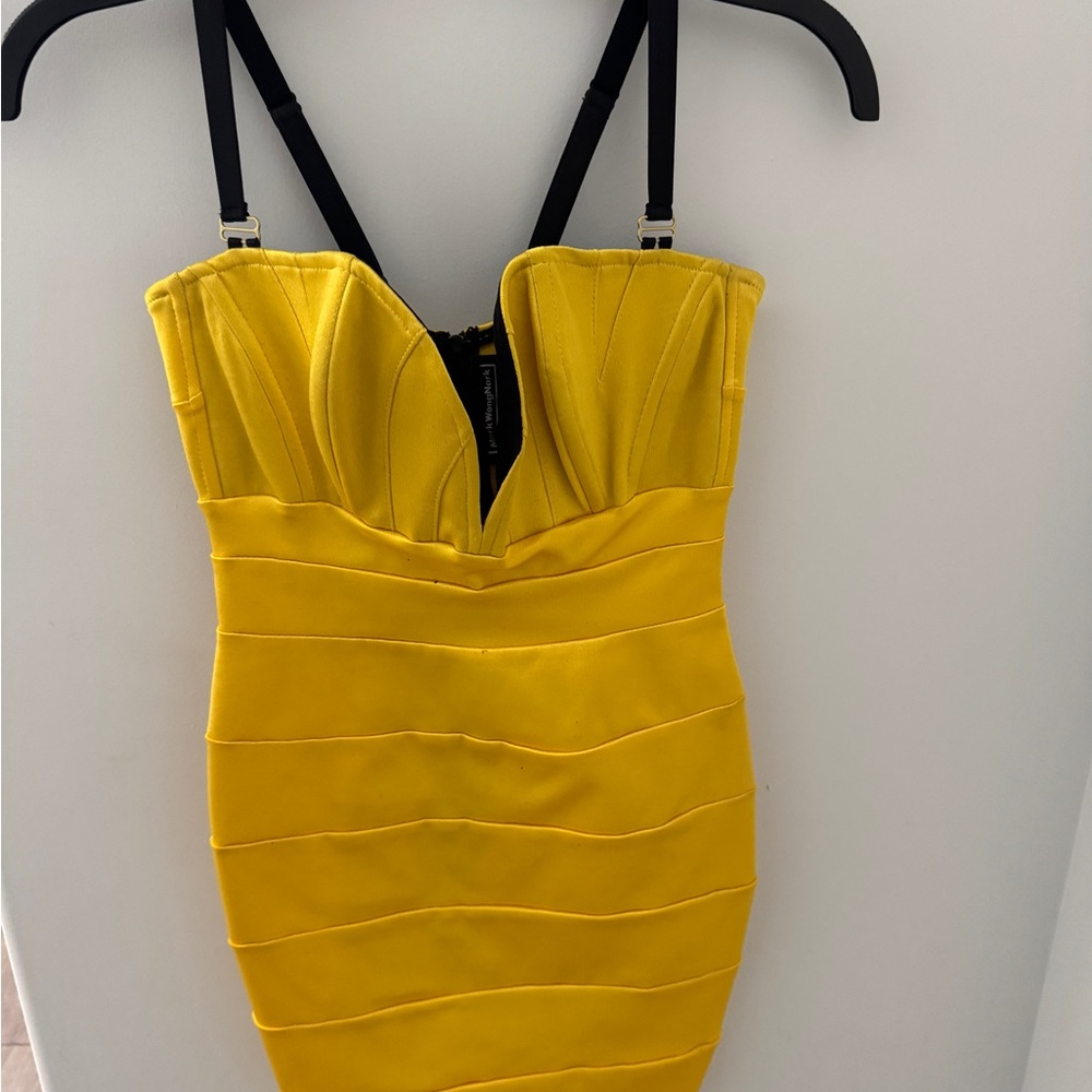 Chic Yellow Strapless Midi Dress